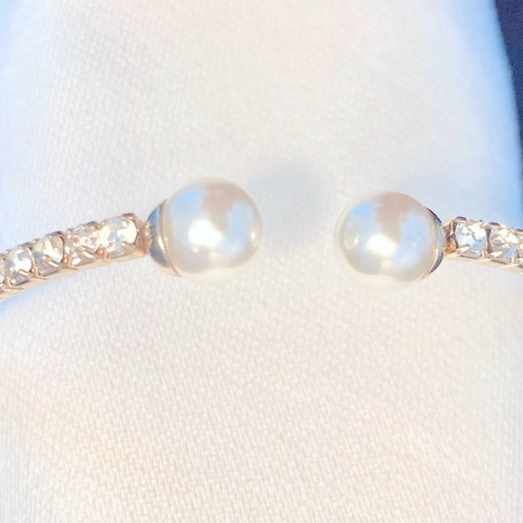 Cuff Bracelets Faux Pearl and Rhinestones - Picture 3 of 6